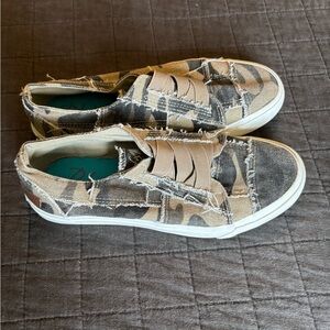 Blowfish‎ Camo Slip-ons Size 7.5